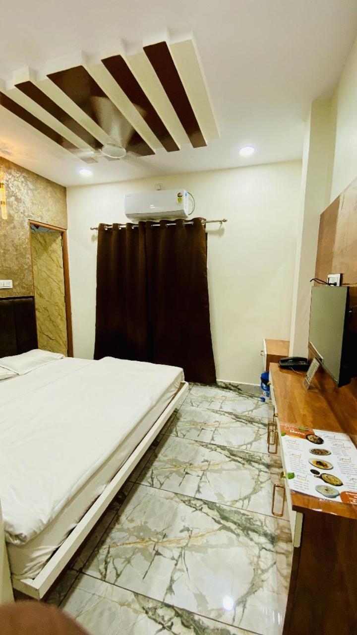Hotel Malay Inn Ujjain Exterior photo