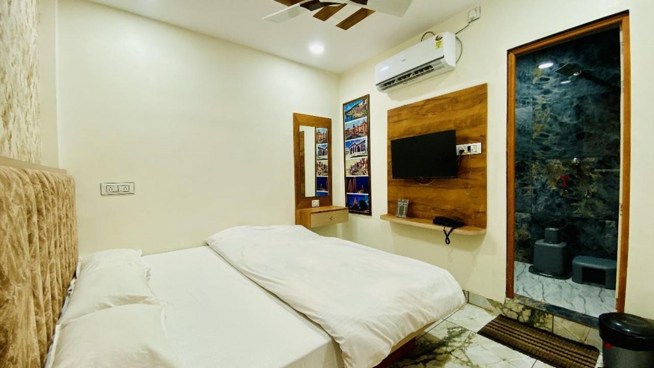 Hotel Malay Inn Ujjain Exterior photo