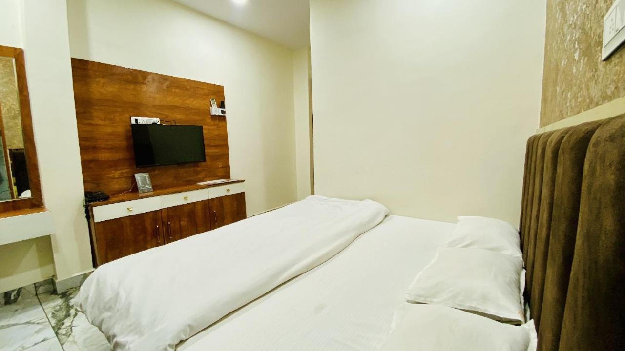 Hotel Malay Inn Ujjain Exterior photo